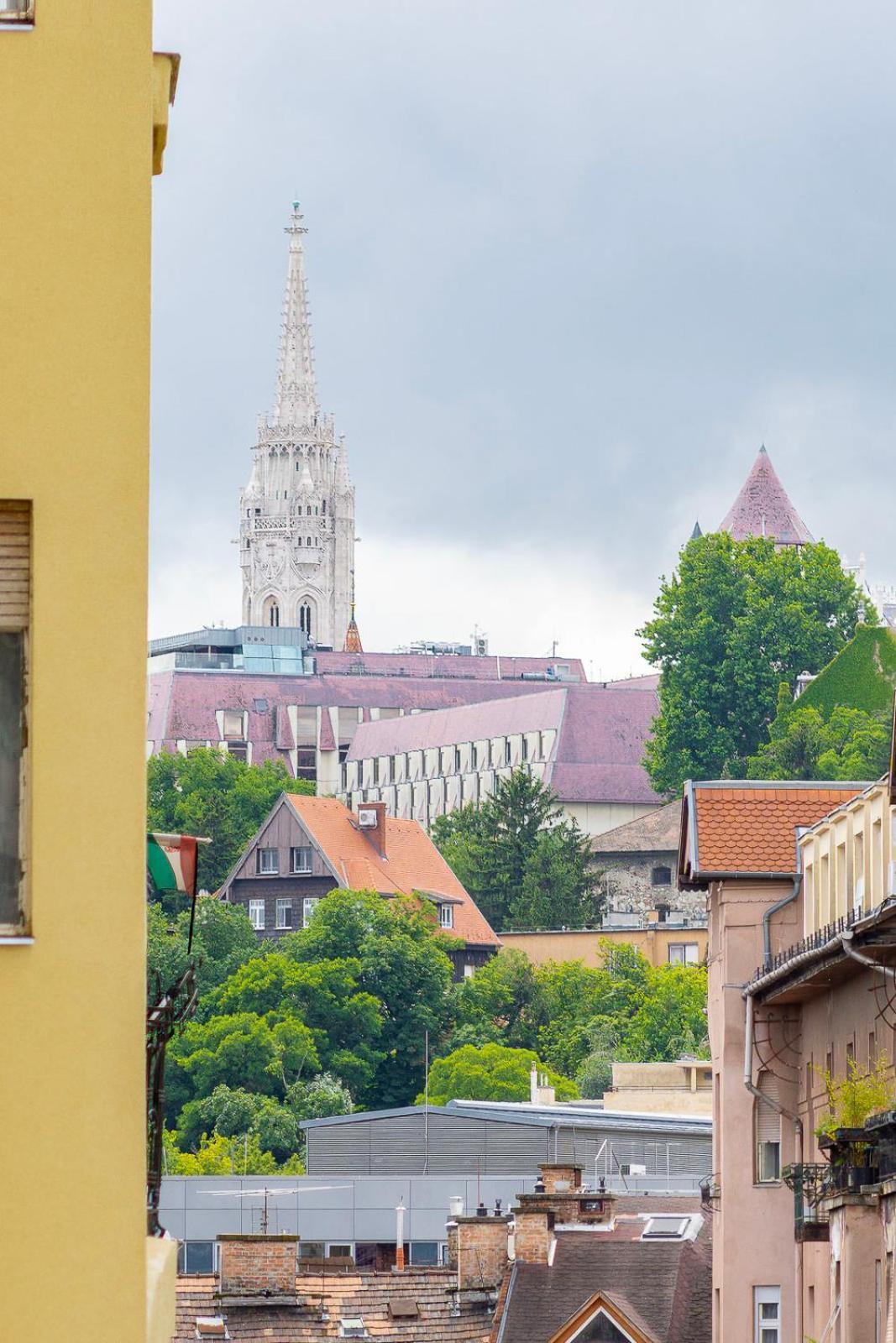 Designer Vintage Home Near Castle District Будапеща Екстериор снимка